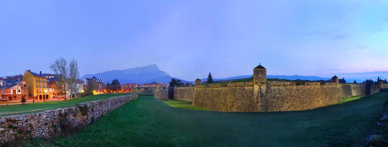 Apartahotel & Spa Jacetania Jaca Exteriér fotografie