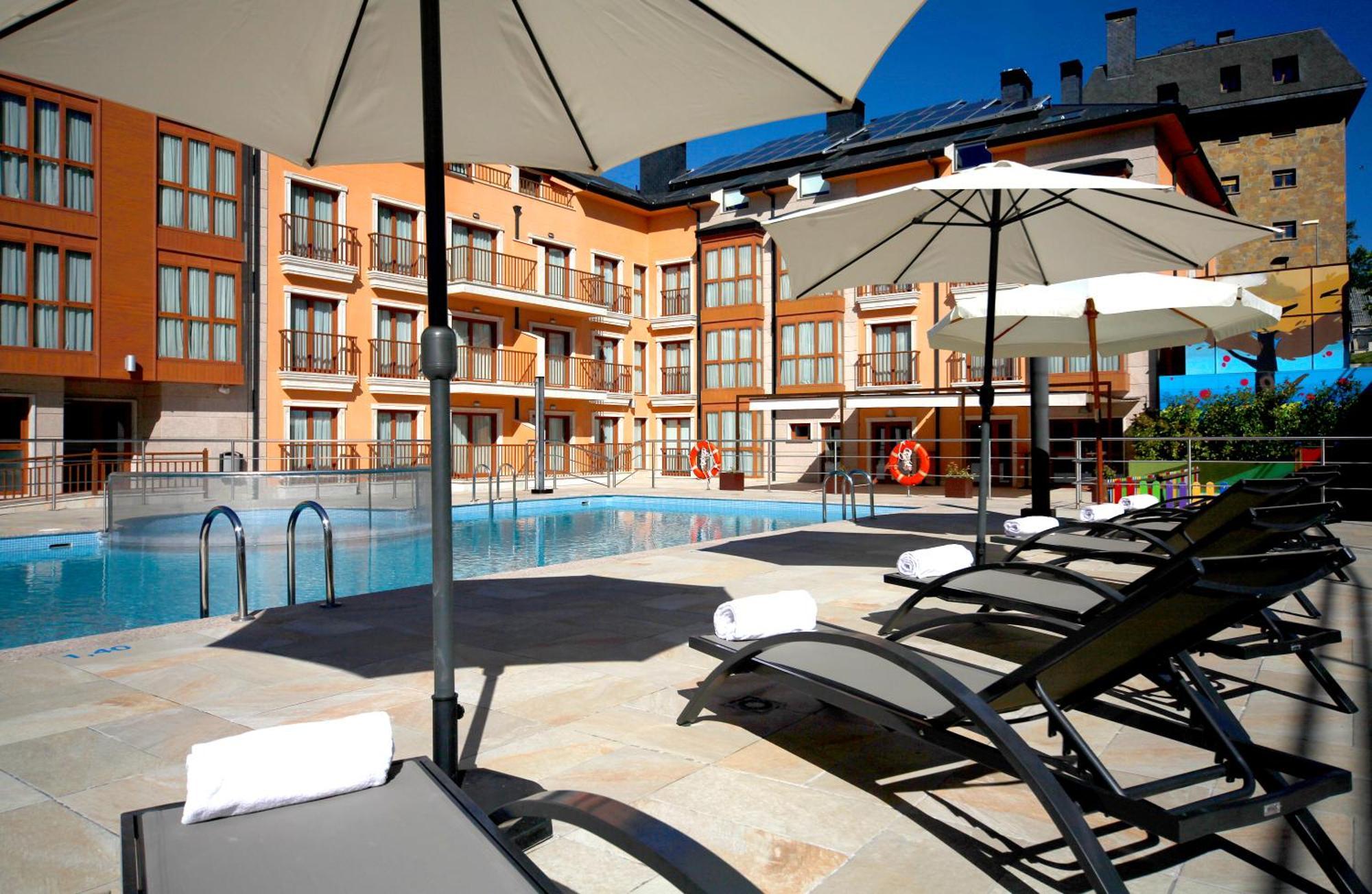 Apartahotel & Spa Jacetania Jaca Exteriér fotografie